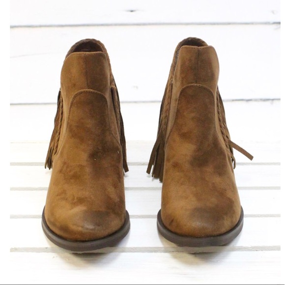 Whiskey Tan Boho Chic Fringe Back Ankle Booties - Picture 4 of 6